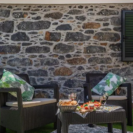 Basalt House B By Homie Lägenhet